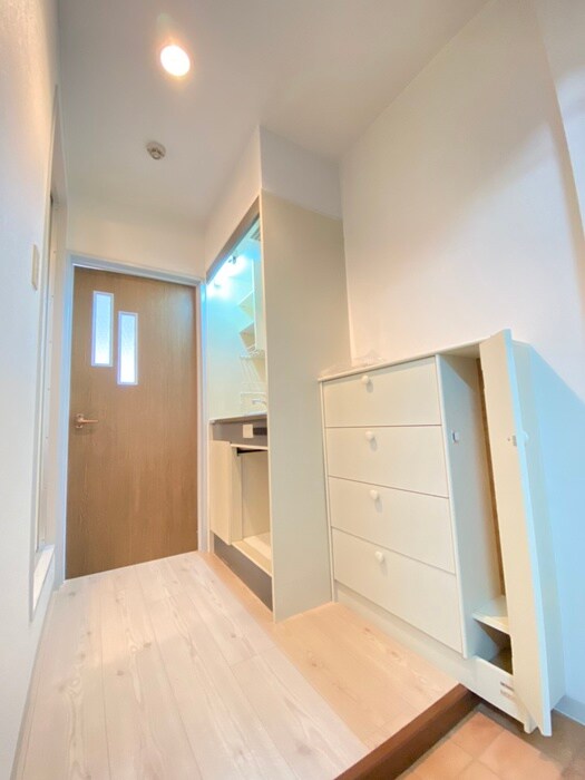 物件内観写真8　(靴箱)