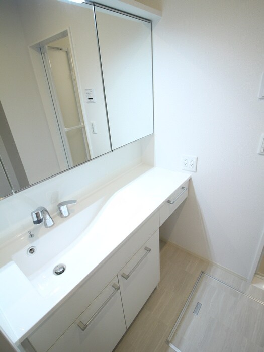 物件内観写真12　(洗面)