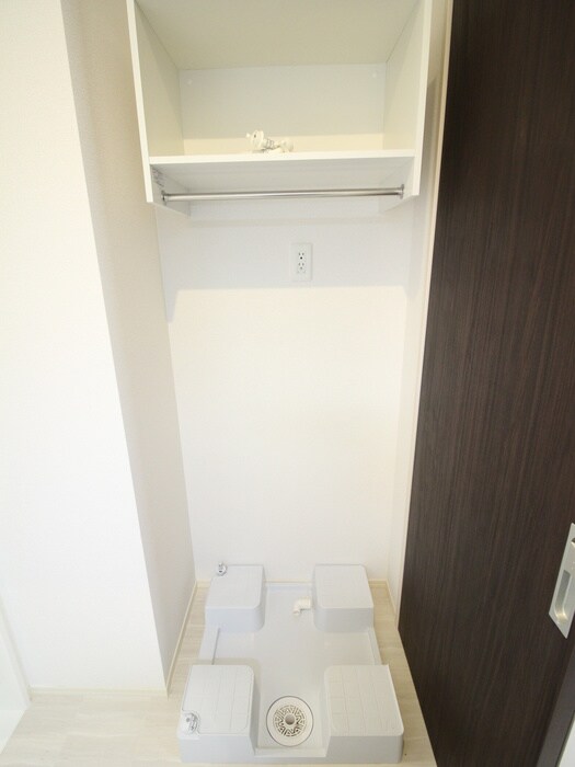 物件内観写真15　(洗濯機置場)