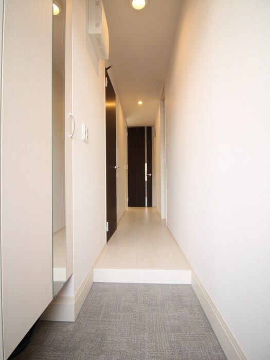 物件内観写真16　(玄関)