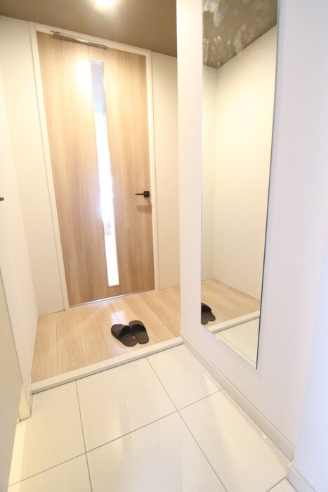 物件内観写真7　(玄関)