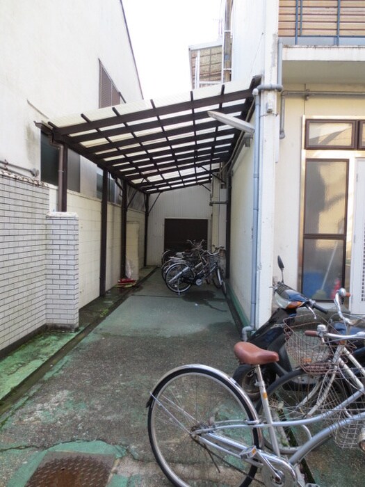 物件外観写真5　(駐輪場)