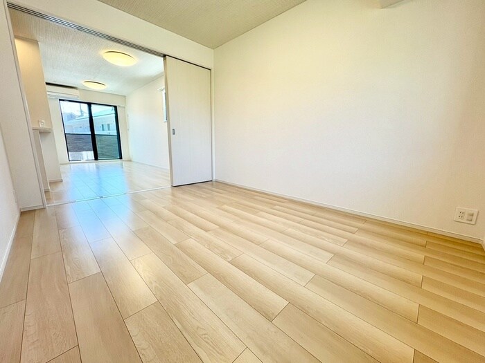 物件内観写真8　(居室)