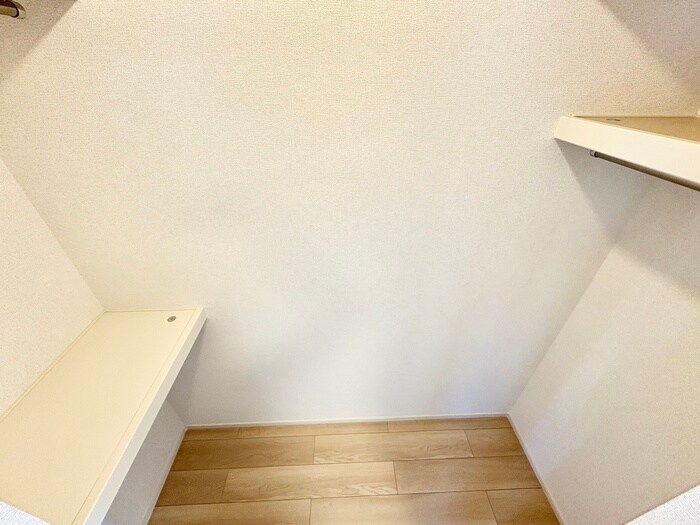 物件内観写真10　(収納)