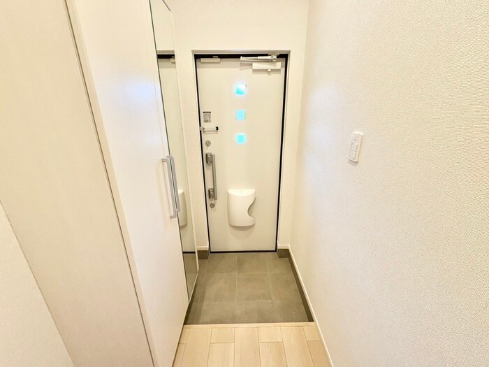 物件内観写真15　(玄関)