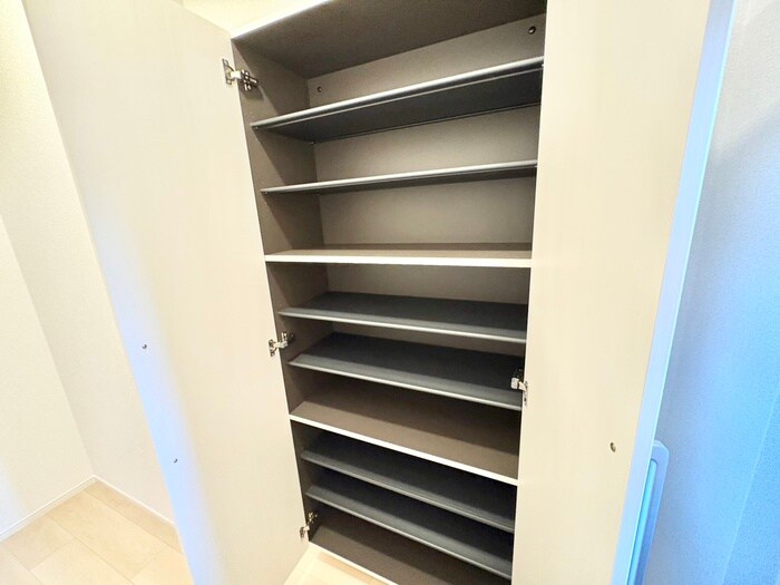 物件内観写真15　(靴箱)