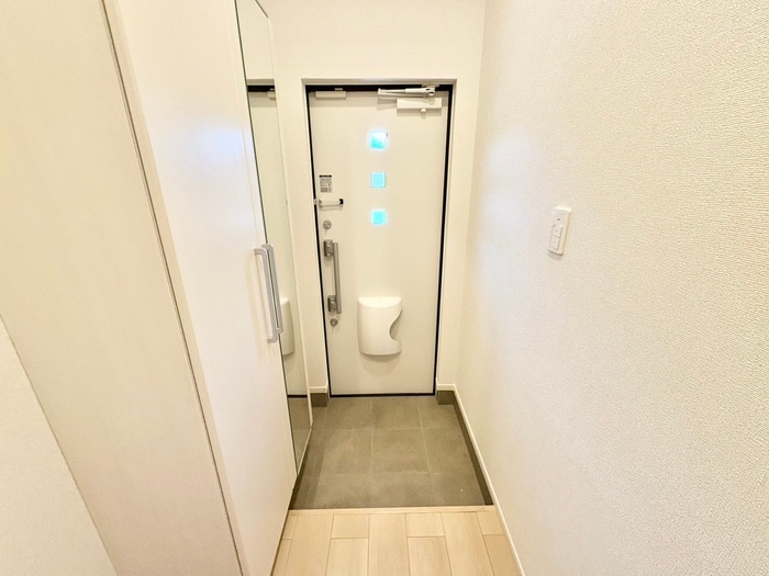 物件内観写真16　(玄関)