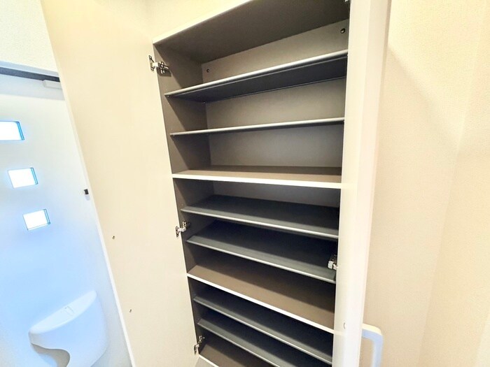 物件内観写真16　(靴箱)