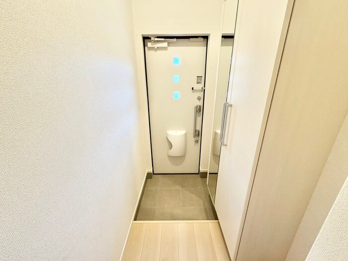 物件内観写真17　(玄関)