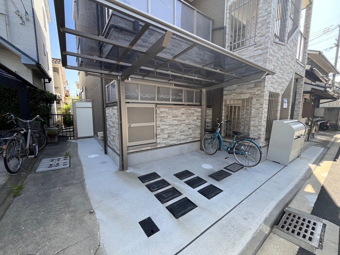物件外観写真5　(駐輪場)