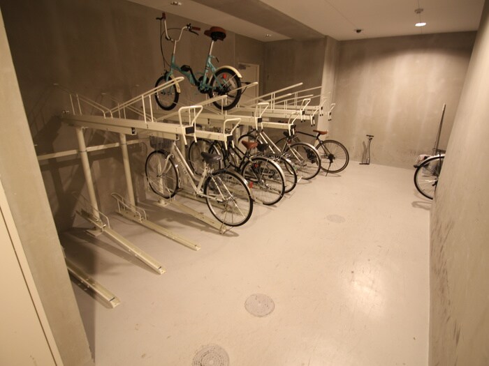 物件外観写真4　(駐輪場)