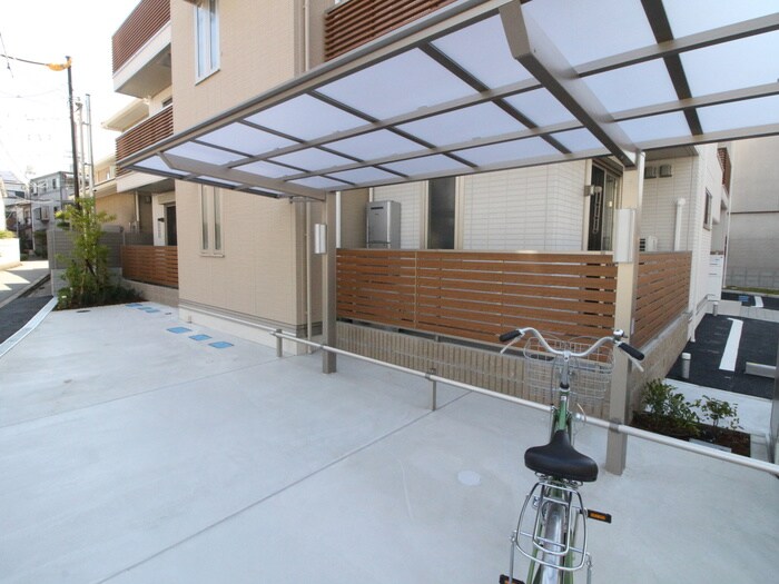 物件外観写真4　(駐輪場)