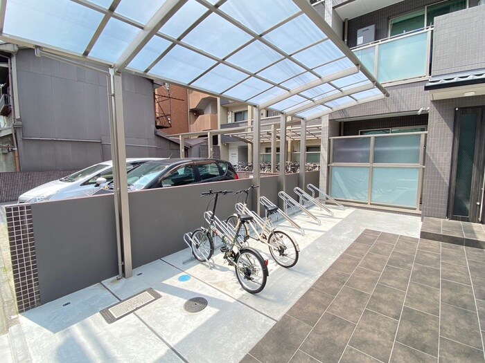 物件外観写真2　(駐輪場)
