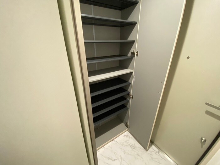 物件内観写真18　(靴箱)