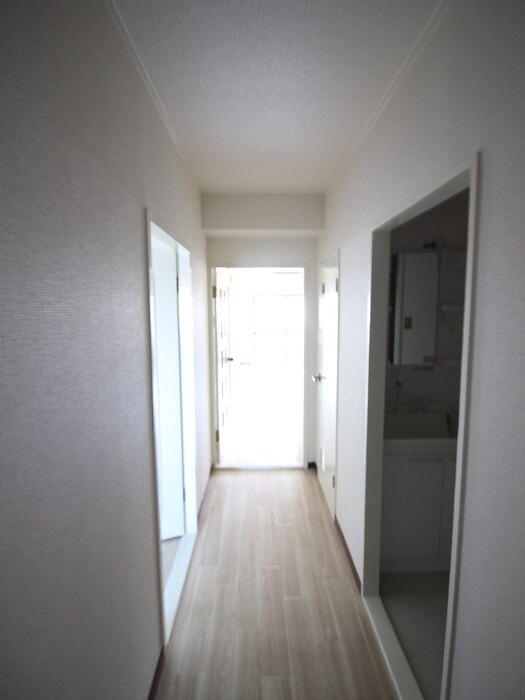 物件内観写真12　(廊下)
