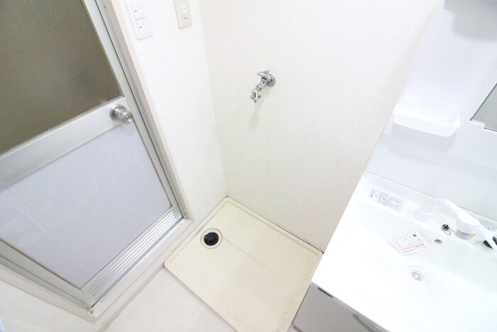 物件内観写真14　(洗濯機置場)