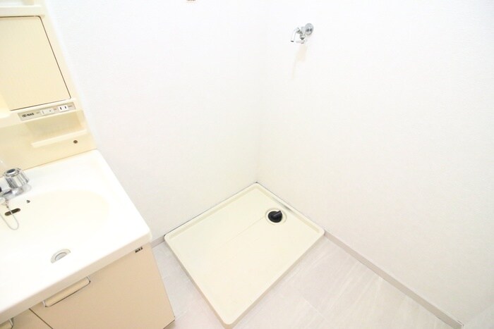 物件内観写真14　(洗濯機置場)