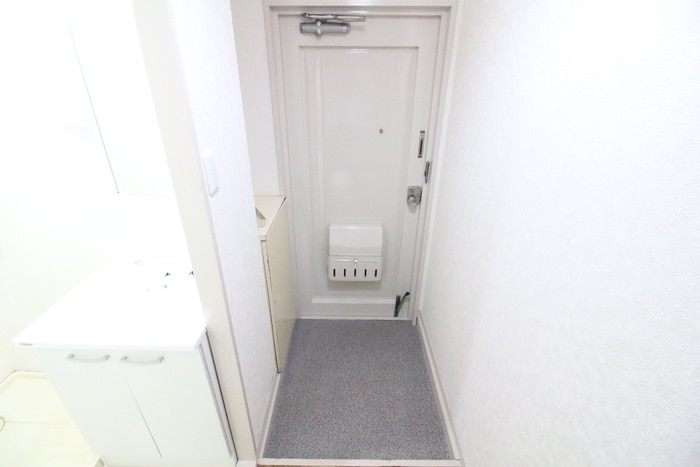 物件内観写真16　(玄関)