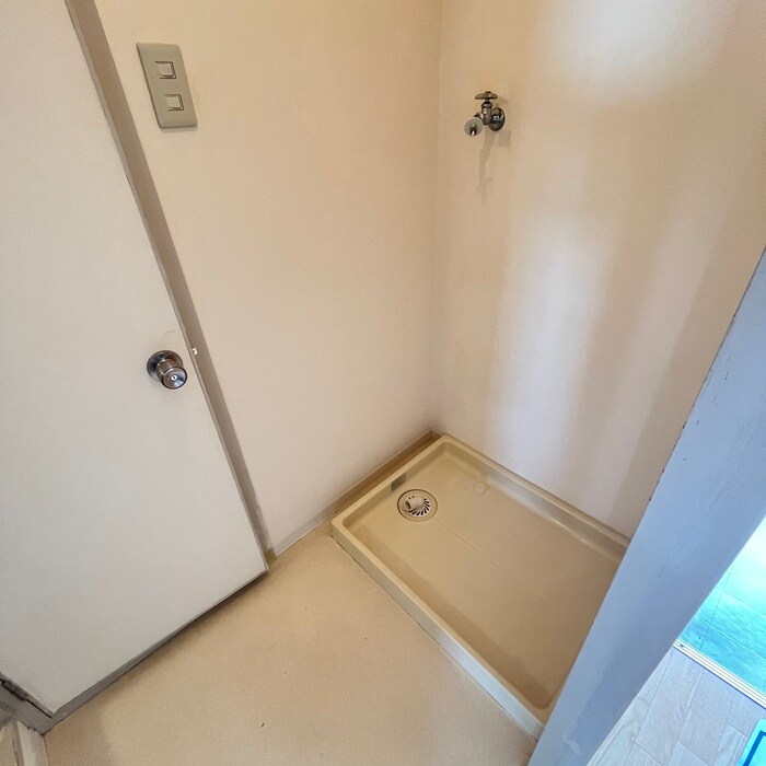 物件内観写真9　(洗濯機置場)