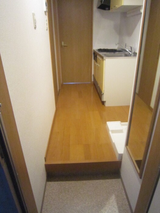 物件内観写真5　(玄関)