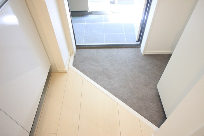 物件内観写真16　(玄関)