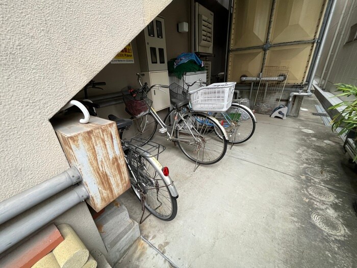 物件外観写真5　(駐車場)