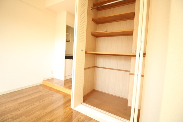 物件内観写真15　(収納)