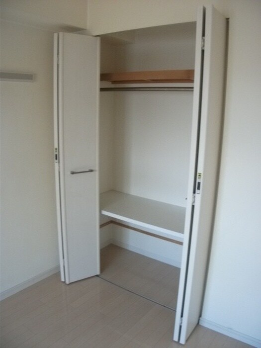 物件内観写真12　(収納)