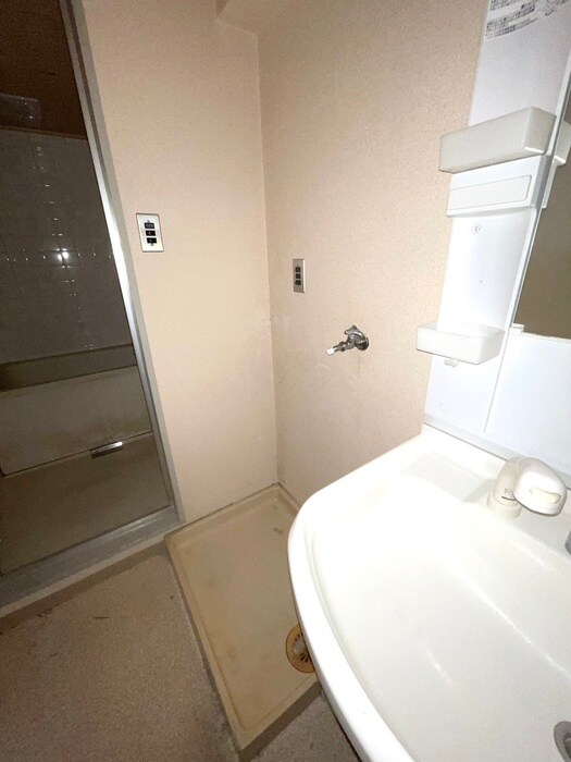 物件内観写真13　(洗濯機置場)