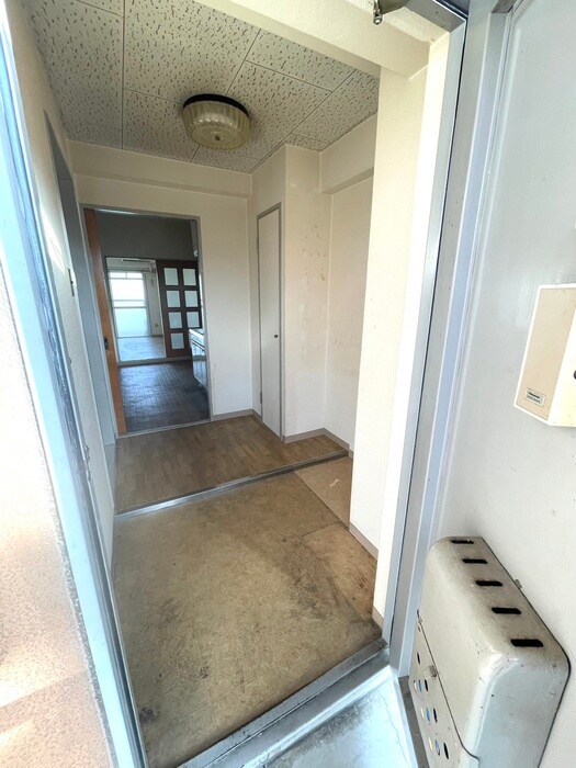 物件内観写真16　(玄関)