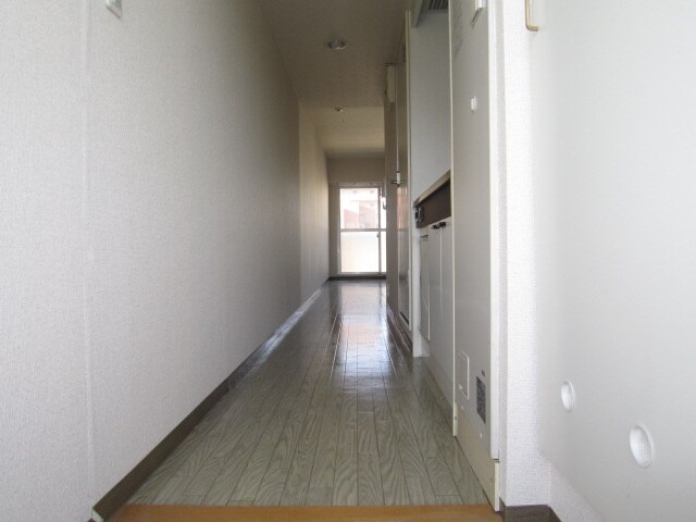 物件内観写真7　(玄関)