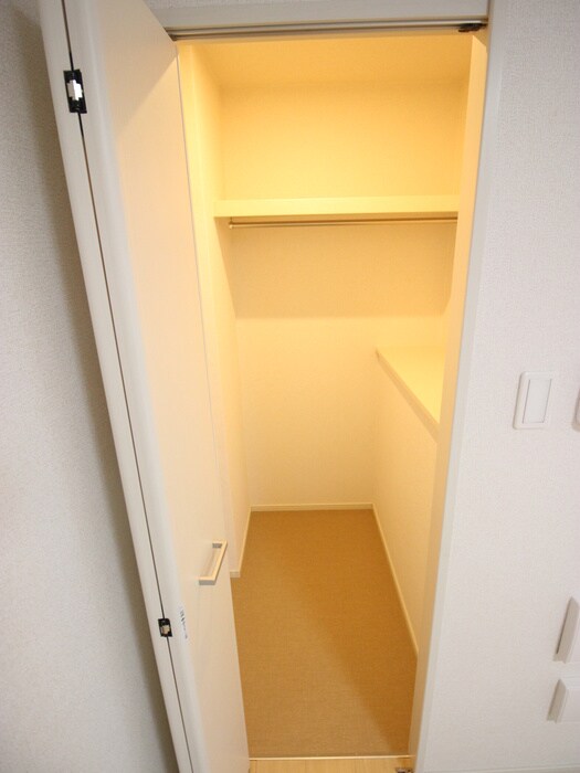 物件内観写真10　(収納)
