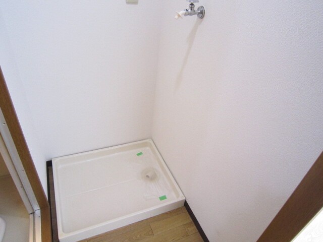 物件内観写真11　(洗濯機置場)