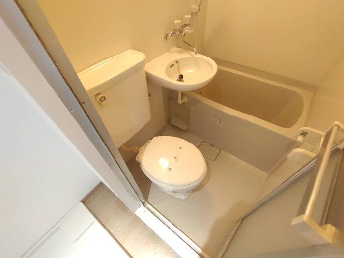 物件内観写真14　(トイレ)