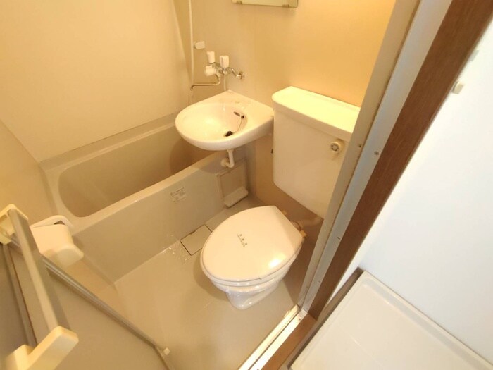 物件内観写真14　(トイレ)