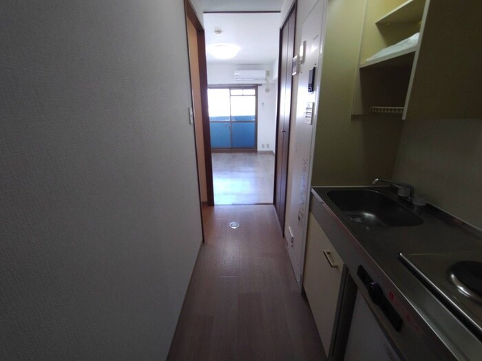 物件内観写真16　(廊下)