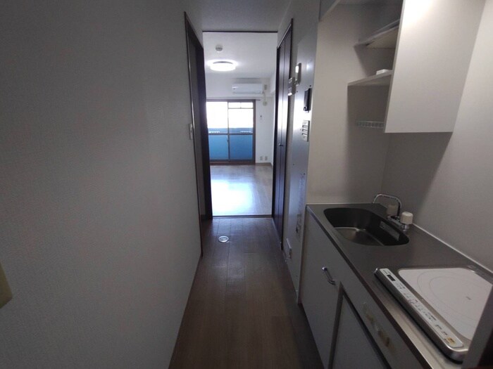 物件内観写真17　(廊下)