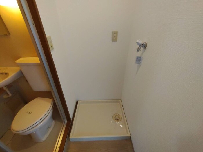 物件内観写真19　(洗濯機置場)