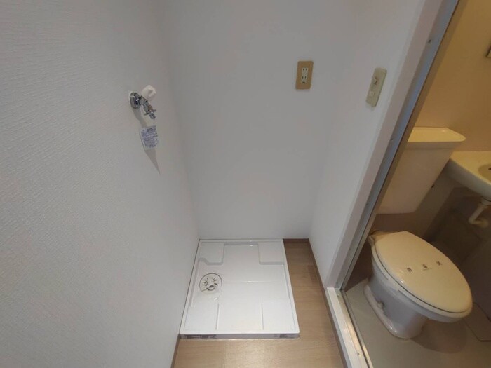 物件内観写真20　(洗濯機置場)