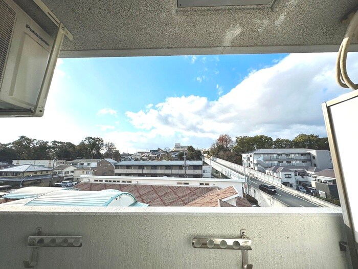 物件内観写真22　(室内からの展望)