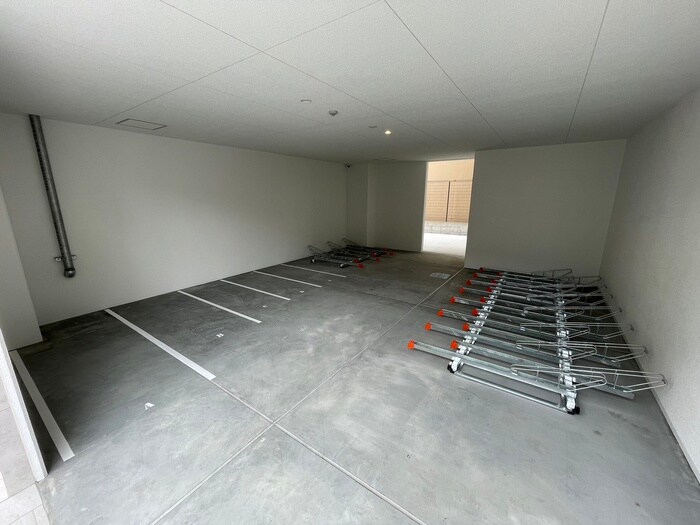 物件外観写真6　(駐輪場)