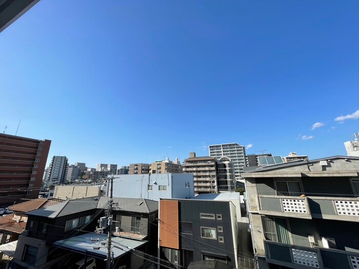 物件内観写真17　(室内からの展望)