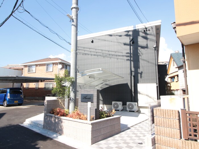 物件外観写真5　(駐車場)