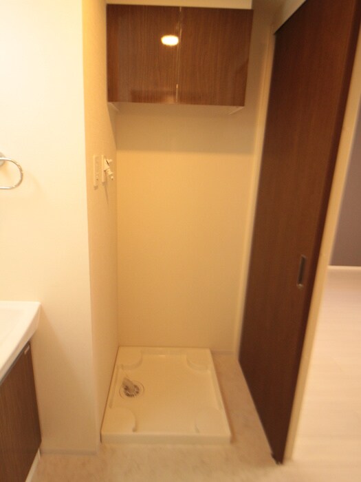 物件内観写真16　(洗濯機置場)