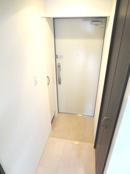 物件内観写真11　(玄関)