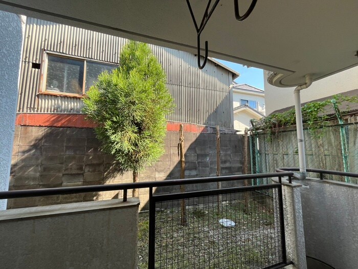 物件内観写真14　(室内からの展望)