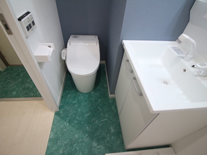 物件内観写真12　(トイレ)