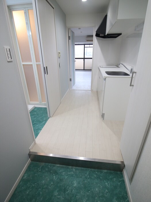 物件内観写真13　(玄関)