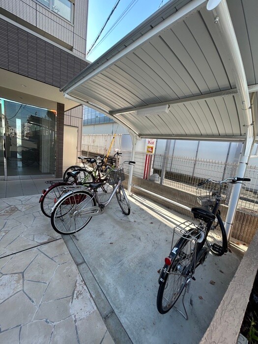 物件外観写真5　(駐輪場)