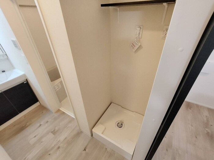 物件内観写真15　(洗濯機置場)